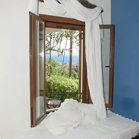 Apartment Assos Caldera